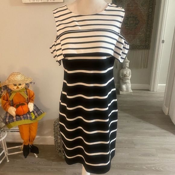 Vince Camuto Dresses & Skirts - NWOT Vince Camuto Black and white stripped dress.